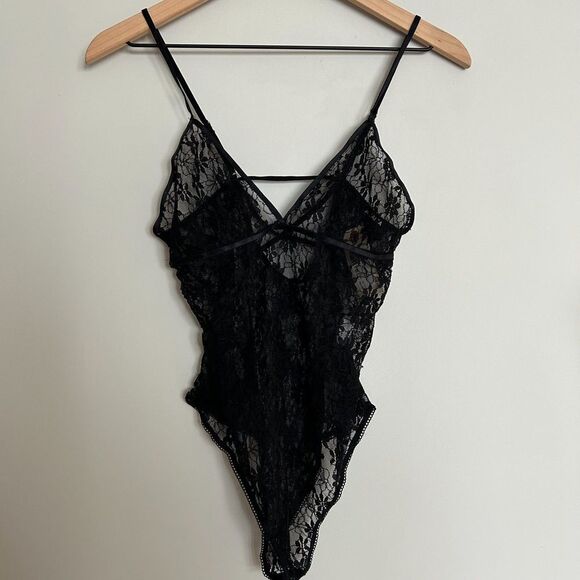 Azalea Sia Lace Bodysuit - Picture 1 of 10